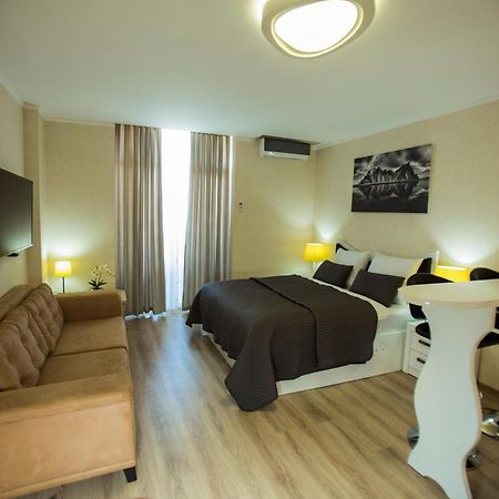 Holiday Lux Tower บาทูมิ ภายนอก รูปภาพ