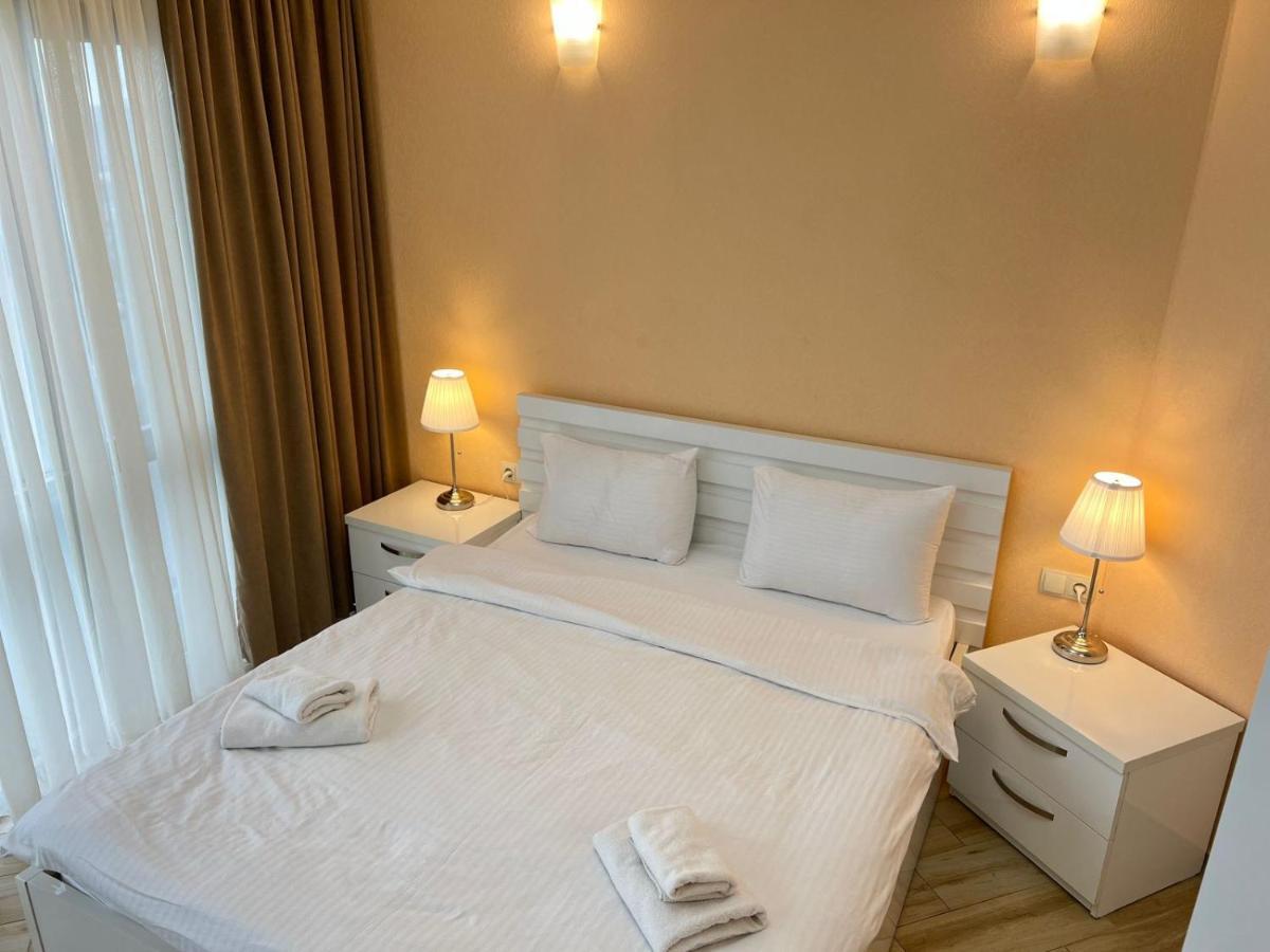 Holiday Lux Tower บาทูมิ ภายนอก รูปภาพ