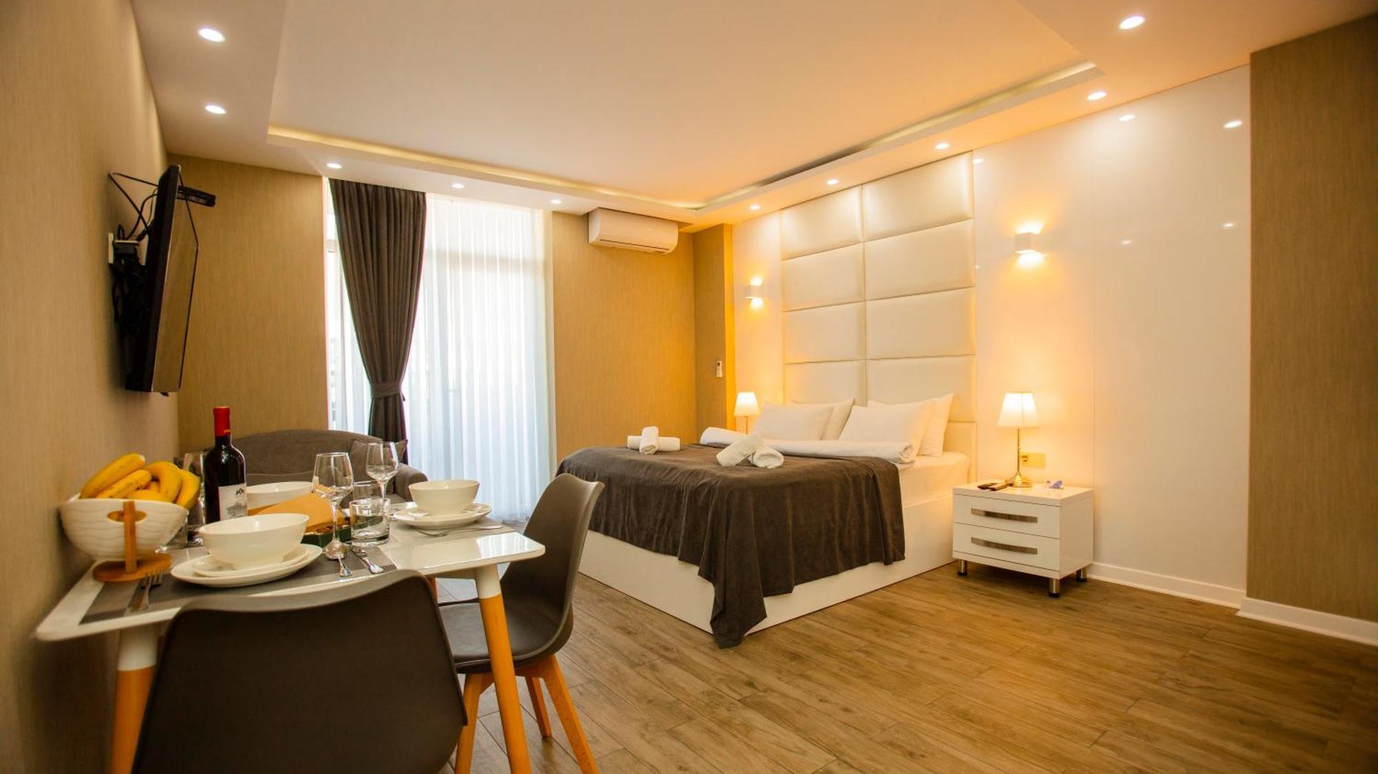 Holiday Lux Tower บาทูมิ ภายนอก รูปภาพ