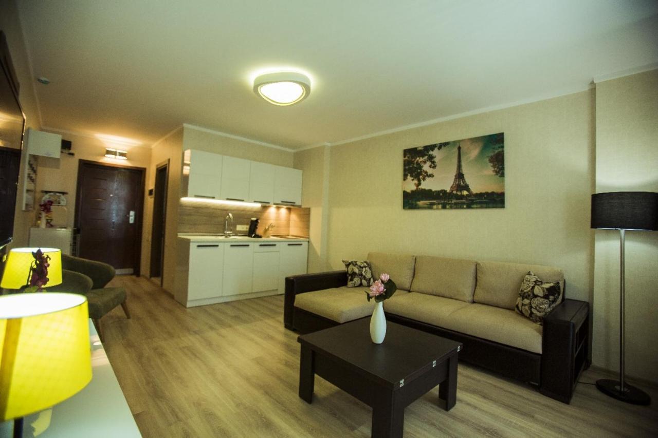 Holiday Lux Tower บาทูมิ ภายนอก รูปภาพ
